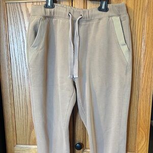 Poppy & Peonies Women's Tan Joggers